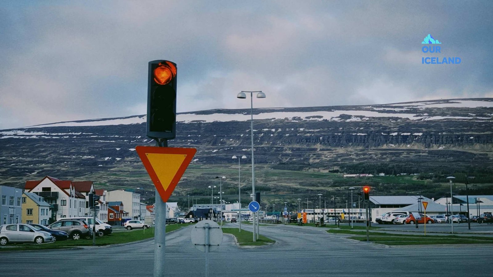 8 Day Iceland Ring road tour with private car & driver